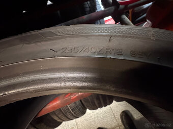Prodám pneumatiky 2x235/40-18 Hankook - 3