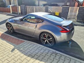 Nissan 370Z - 3