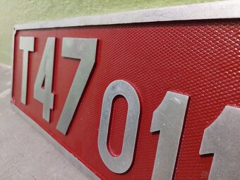 Cedule z lokomotivy T47.011 - 3