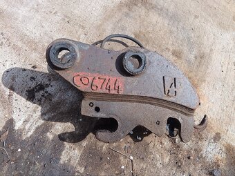 Hydraulický upínák bagr - 3