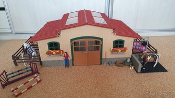 Schleich Stáj s koňmi kompletní a mycí kout pro koně - 3
