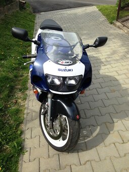 Suzuki GSX-R 600 - 3