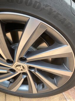 Kola Škoda Superb 3 letní pneu - 3