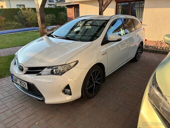 Toyota Auris TS Hybrid Executive - 3