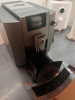 Kávovar Jura E6 - 3