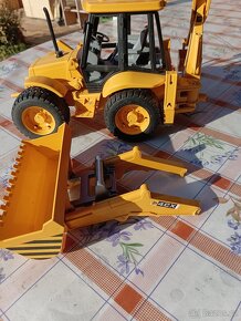 BRUDER 2428 Traktor JCB s nakladačem a bagrem - 3