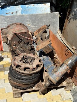 Mezi skříní na zetor 80 11 a 80 45 - 3