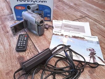 Nabízím videokameru Sony - 3