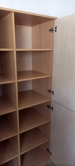 Pevná kvalitní skříň - 3