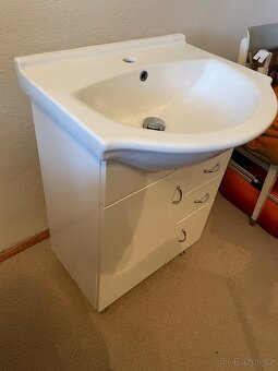 Koupelnová skříňka s umyvadlem - 3