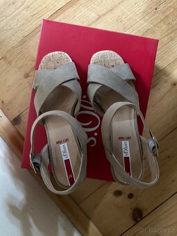 Sandále na podpatku - 3