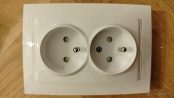 Zásuvka dvojnásobná - 3