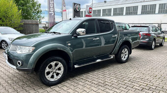 2.5DI-D  Double Cab Intense  4x4 - 3