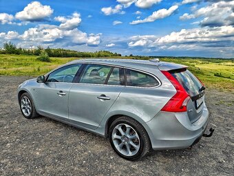Volvo V60 D3 2.0D pětiválec 120kw manuál - 3