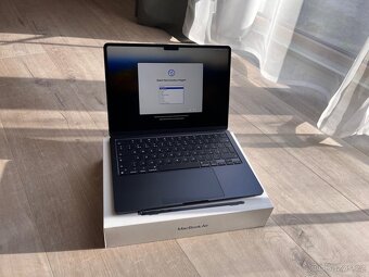 MacBook Air 13,6 - 3