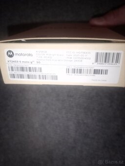 Motorola mobilní telefon - 3