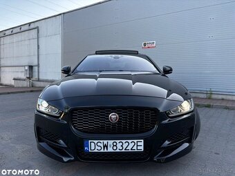 Jaguar XE 30t RWD R-Sport - 3