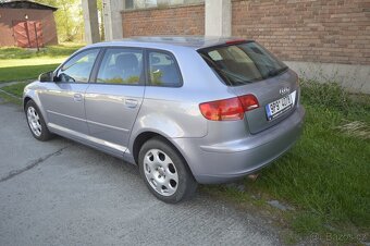 Audi A3 sportback 1,6 85kw benzin ,webasto - 3