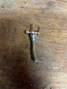 Kohout benzínu Jawa pérák - 3