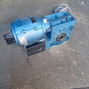 Elektromotor s převodovkou Siemens 400v - 3