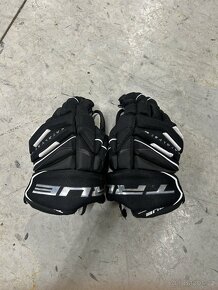 Hokejové rukavice true catalyst - 3