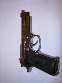 Pistole Beretta 9mm jako zapalovač - 3