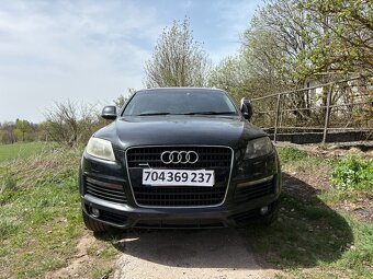 // AUDI Q7 3.0TDIS-Line 4x4 - CASA // DÍLY - 3