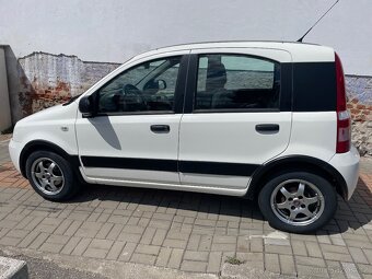 Fiat Panda 1.2(44 kW)CNG, STK 2027, dálniční známka 4.3.2026 - 3