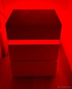 NOVÝ NOČNÍ STOLEK S LED OSVĚTLENÍM - 3