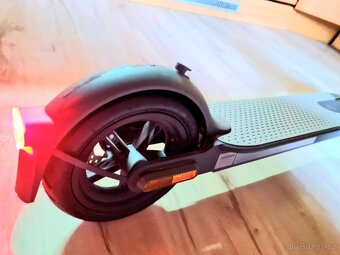 Elektrokoloběžka Xiaomi Mi scooter Nová včetně faktury se zá - 3