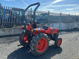 Kubota L3200 - 3