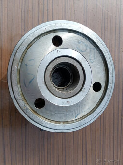 Pneumatické sklíčidlo PU3S-160 - 3