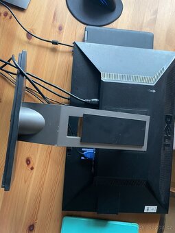 Monitor Dell - úhlopříčka 22’´ - 3