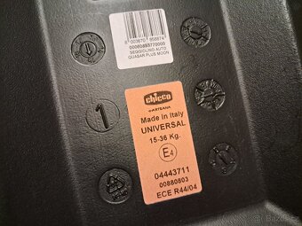 Podsedák do auta CHICCO 15 az 36kg Quasar plus Moon - 3