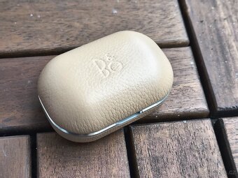 Bluetooth sluchátka Bang a Olufsen beoplay e8 2.0 - 3