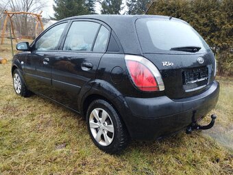 Kia Rio - 3