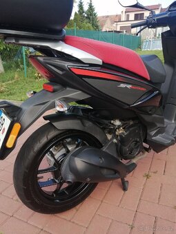 Aprilia sr motard 125 - 3