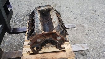 Blok motoru V10 - 3