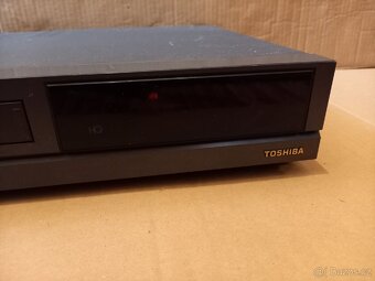 Toshiba v 109cz VHS videopřehrávač - 3