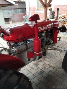 Traktor Zetor 25 - 3