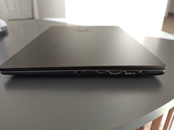 ASUS Vivobook 14" OLED AMD R7 5800H 16GB RAM RTX3050 - 3