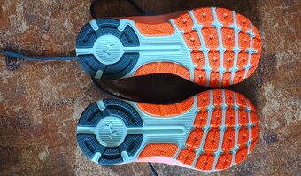 Divci sportovní boty zn. Under armour vel. 38 - 3