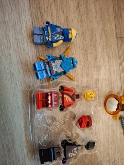 Lego Ninjago 71778, navíc  2  figurky, kniha nová Ninjago - 3