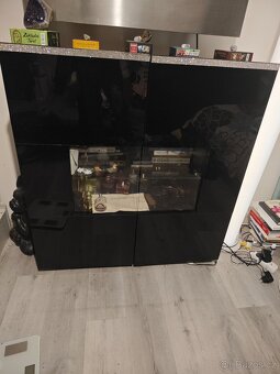 Moderní podsvícená komoda - 3