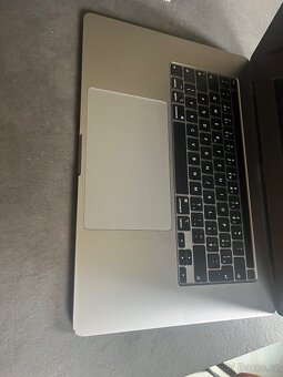 MacBook Pro 16″ (2019, Intel, 2TB SSD) - 3