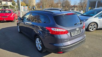 Ford Focus 1,6i - 3