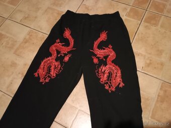 Tepláky s motivem draka - 3