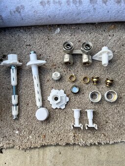 Radiátor/Topeni 80x60x10 + ventil - 3