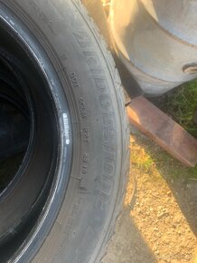 Bridgestone 215/55 r17 - 3