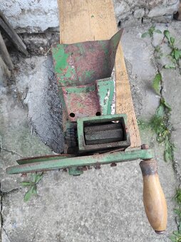 Ruční řezačka na trávu - 3